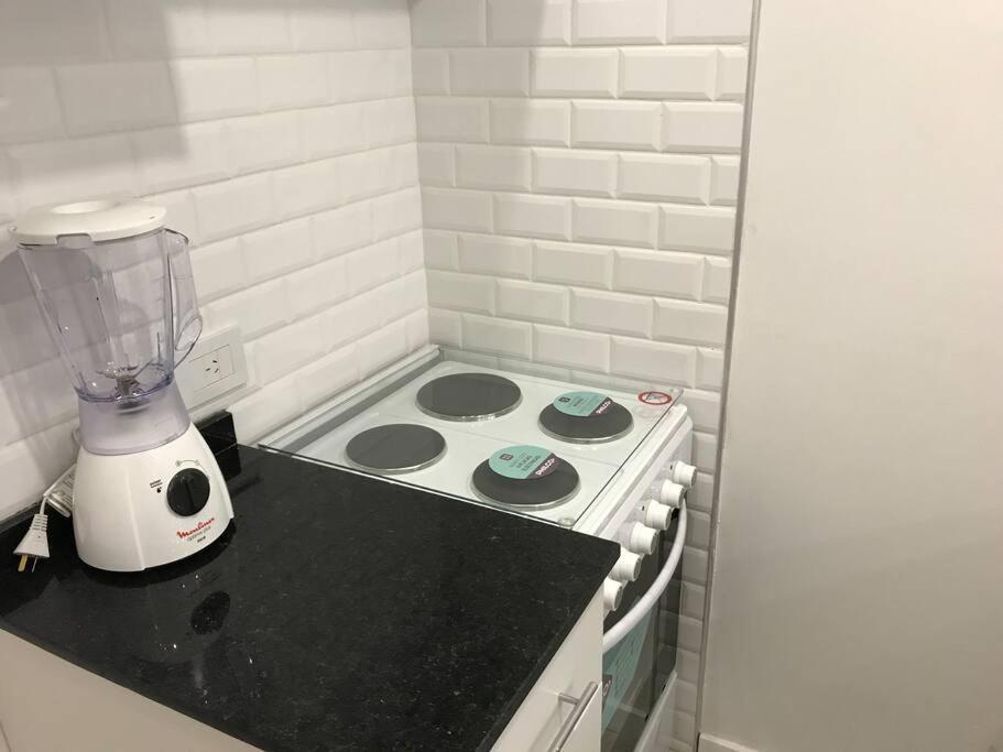 Suite In San Telmo Dormitorio En Suite Con Dos Banos Y Balcon A La Calle Ciudad Autónoma de Ciudad Autónoma de Buenos Aires Exterior foto