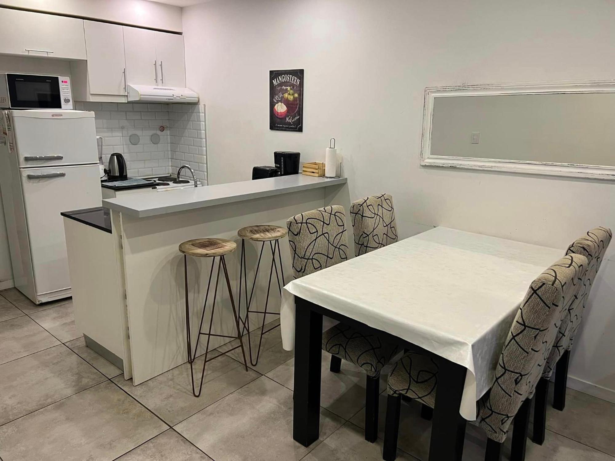 Suite In San Telmo Dormitorio En Suite Con Dos Banos Y Balcon A La Calle Ciudad Autónoma de Ciudad Autónoma de Buenos Aires Exterior foto